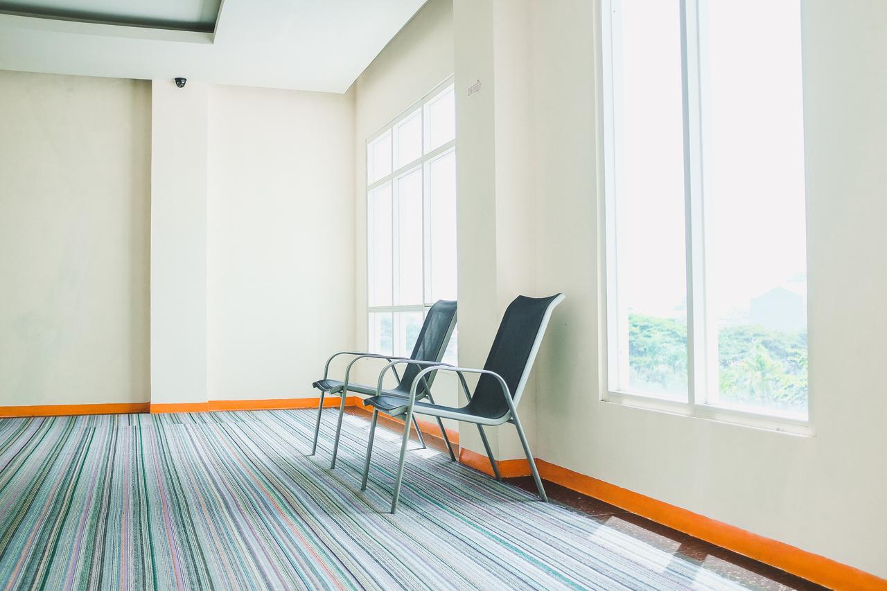 Reddoorz Plus Near Mall Panakukang Makassar Bagian luar foto