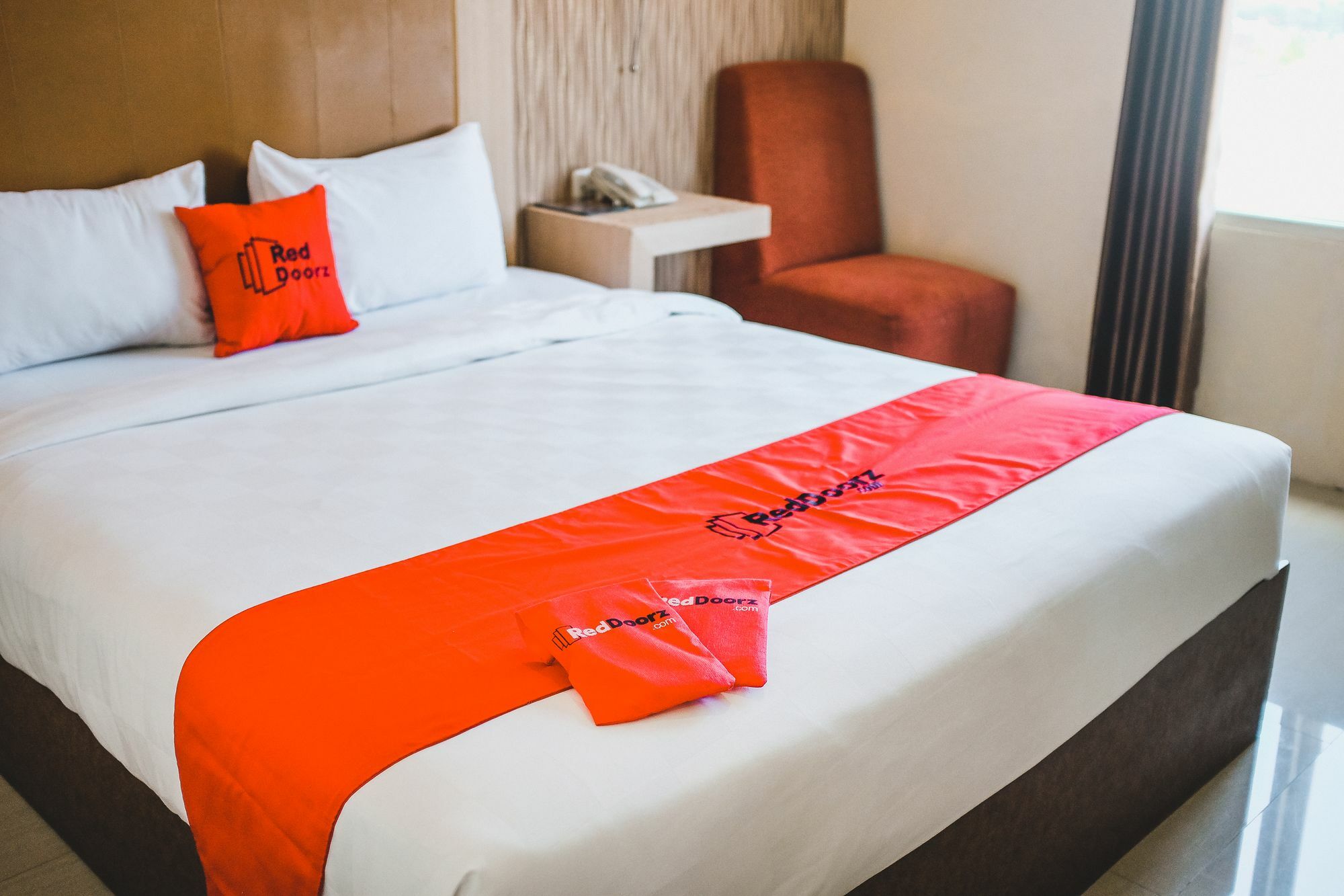 Reddoorz Plus Near Mall Panakukang Makassar Bagian luar foto